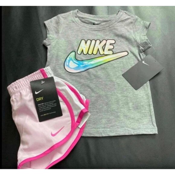 NWT Nike Gradient Athletic Set Girls Size 4T - Picture 1 of 3